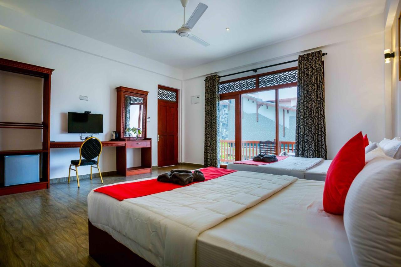 Polhena Grand Resort & Banquet Matara Extérieur photo