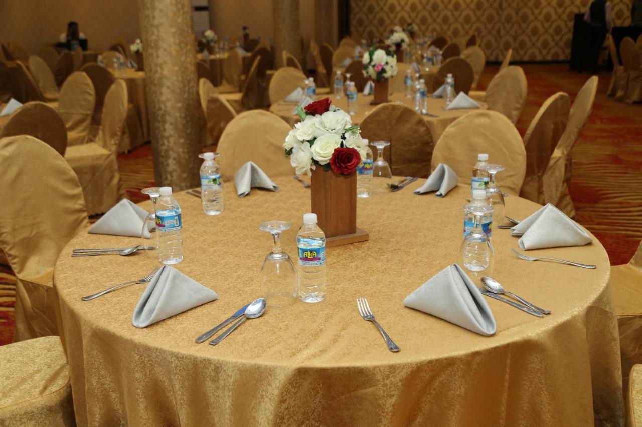 Polhena Grand Resort & Banquet Matara Extérieur photo